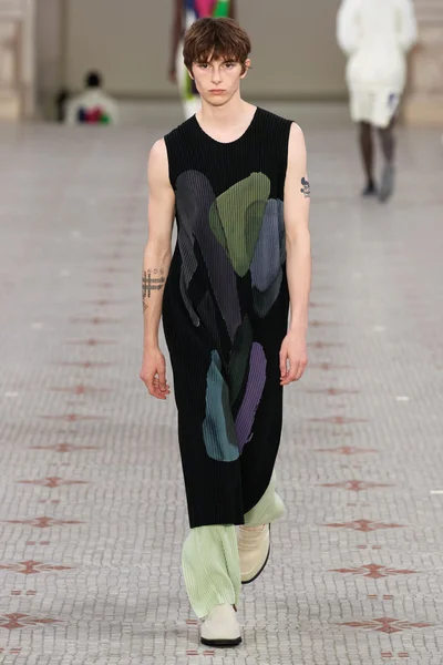 Look 35